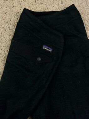 Patagonia Black Fleece Pants Size XS Sweatpants w Snap Pocket Tapered Leg